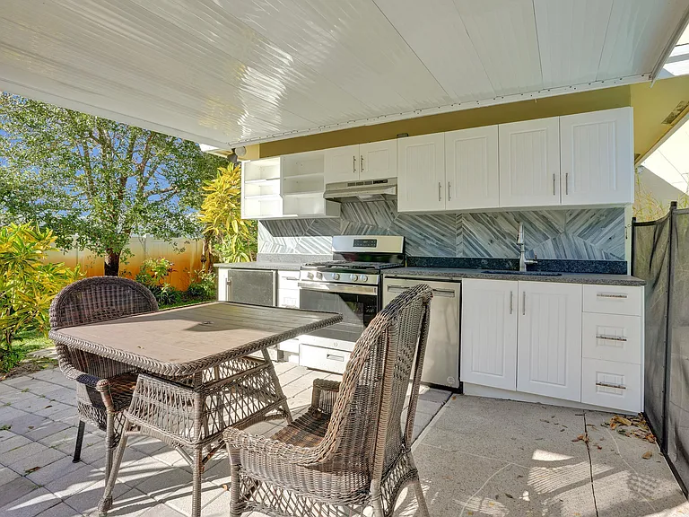 740 Buttonwood Rd — Photo 44