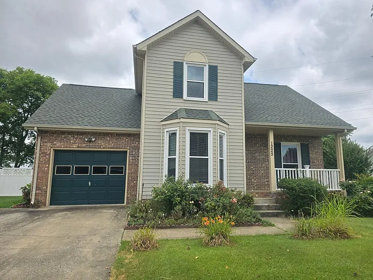 1225 Cobblestone Ln — Photo 1
