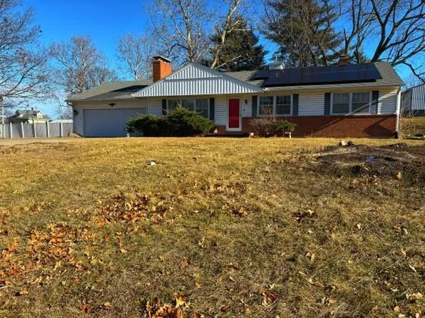 201 S 10th St, Savannah, MO 64485