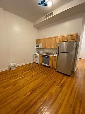 Rented by Fifth & Forever LLC | media 39