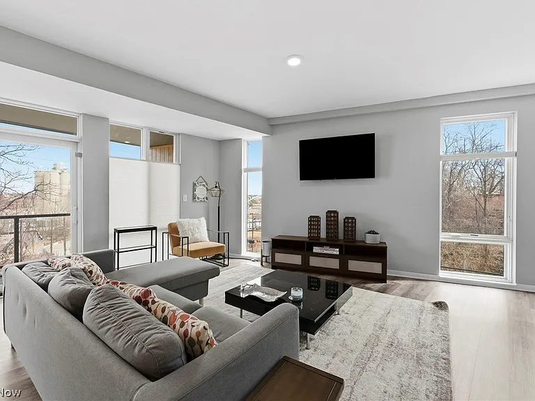 402 Jefferson Ave — Photo 13