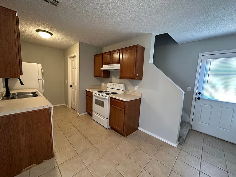 3401 SW Landau Ct #1 & 2 — Photo 4