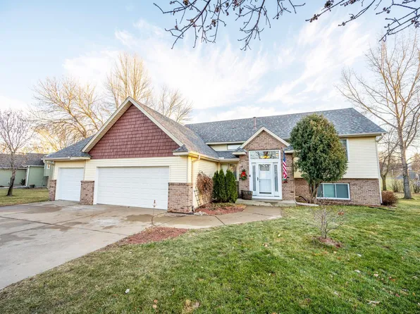 829 Dutchmans Way SE, Watertown, MN 55388