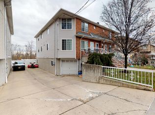 123 Barry St, Staten Island, NY 10309
