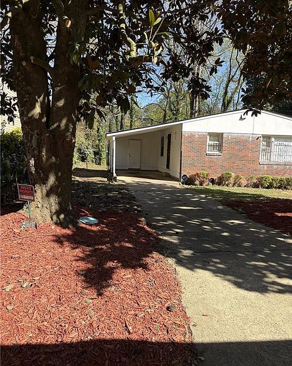 1st image of 851 Amber Pl NW