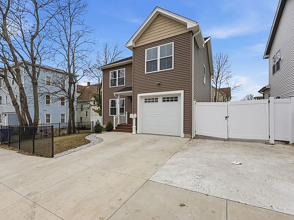 2nd image of 14 Crane St