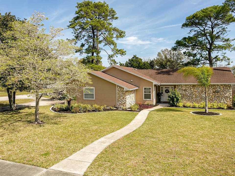 1st image of 2465 Castaway Dr