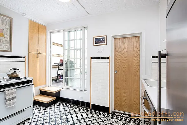 Rented by aptsandlofts.com | media 6