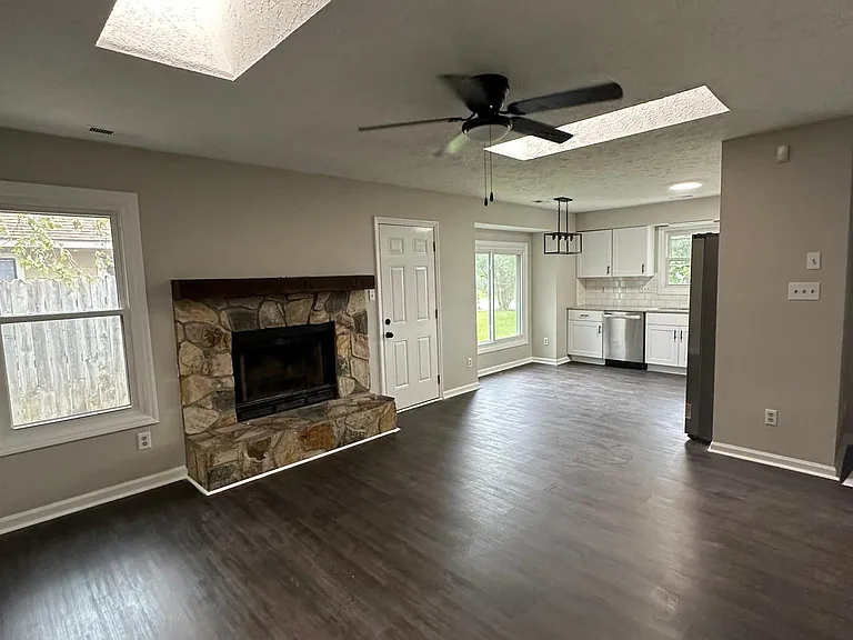 540 Auburndale Ln — Photo 6