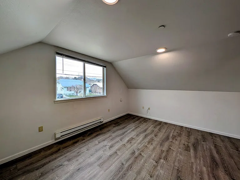 533 Methow St — Photo 5