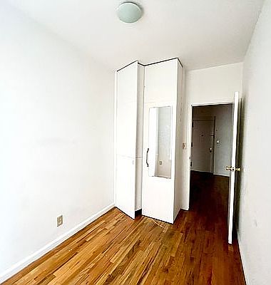 3rd image of 129 Orchard St #77