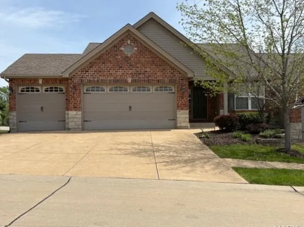 2 Aspen Ct, Festus, MO 63028