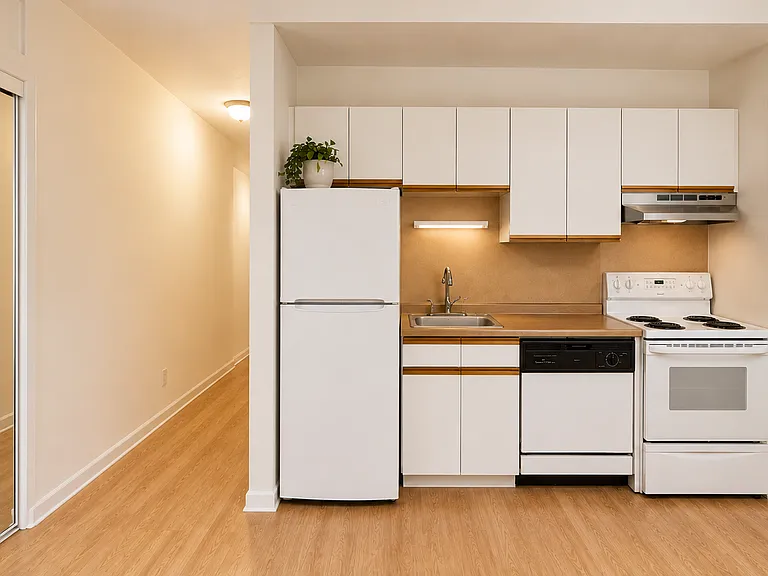 41 Park St #401 — Photo 2