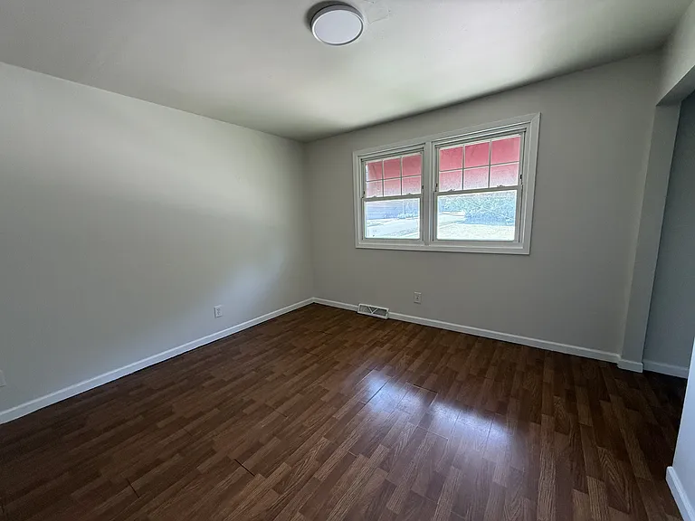 207 N Central Ave — Photo 5