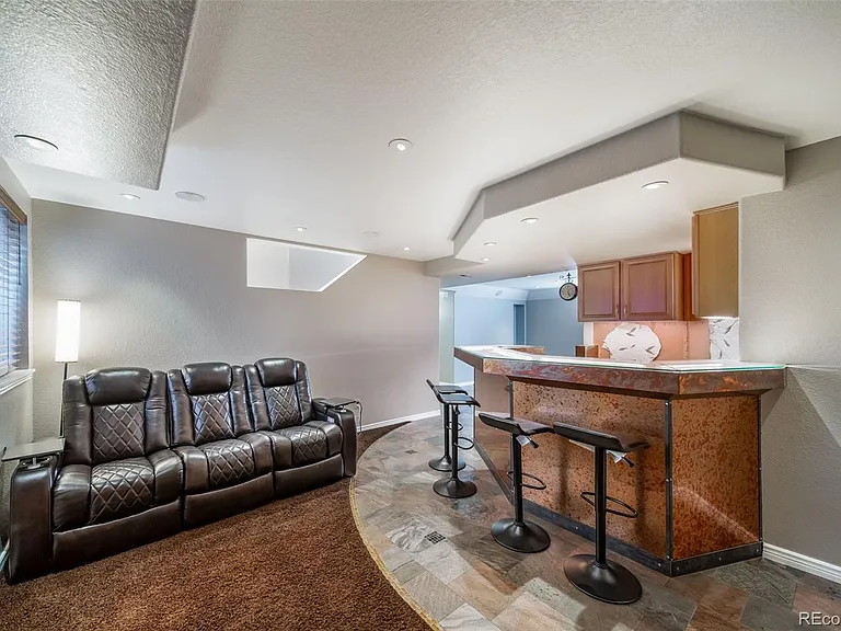 1011 S Valentia St #81 — Photo 35