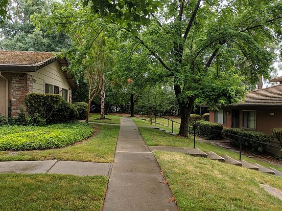 3rd image of 4702 Greenholme Dr APT 2