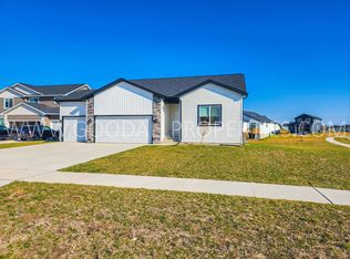 285 NW Morgan Ct, Waukee, IA 50263