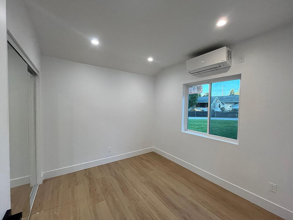 1st image of 22116 Hemmingway St #22114