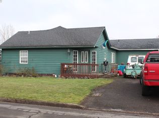 1064 M St, Springfield, OR 97477