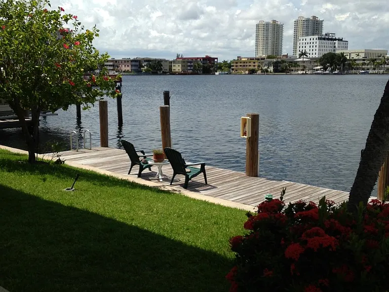 300 Golden Isles Dr #119 — Photo 14