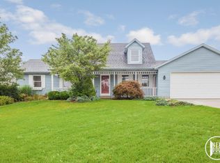 3234 Creek Ridge Dr SW, Hudsonville, MI 49426
