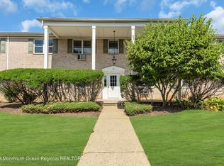 4 Windsor Ter APT D, Freehold, NJ 07728