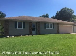 1424 W Wayland St, Springfield, MO 65807