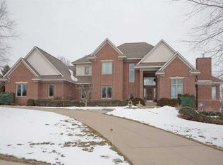 1725 Lake Terrace Rd, Cedar Rapids, IA 52403