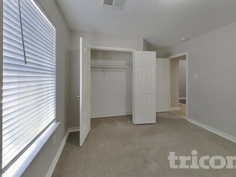 29418 Fox River Dr — Photo 12
