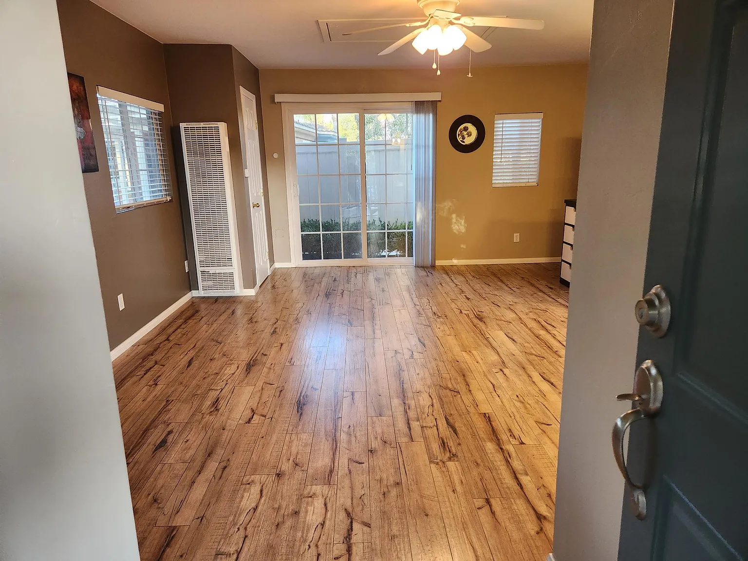 Studio, 400 sqft, $1,650 — Photo 2