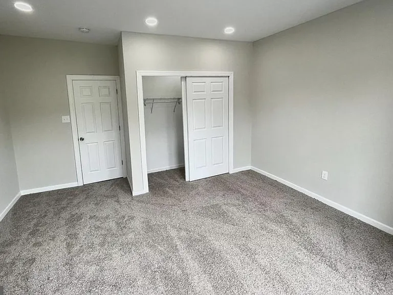 2317 Nicholas St — Photo 8