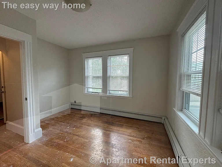 23 Lowell St — Photo 8
