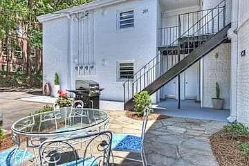 510 Queens Rd — Photo 44