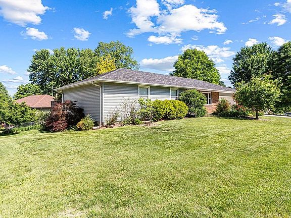 3rd image of 3902 E Haverill Dr