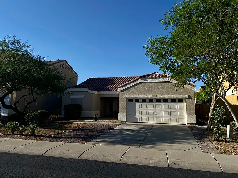 W Valentine Ave — Photo 10