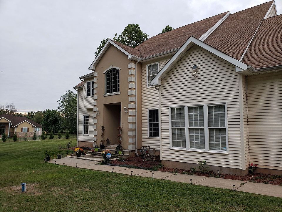 2nd image of 176 Cedar Grove Ln
