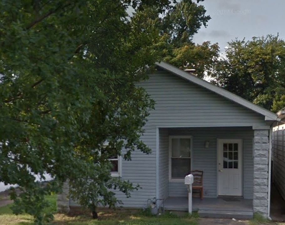 1st image of 1502 E Illinois St