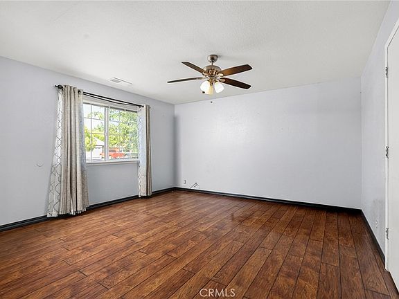 3rd image of 1033 Date St