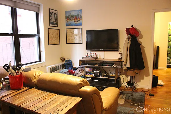 Rented by City Connections Realty | media 20