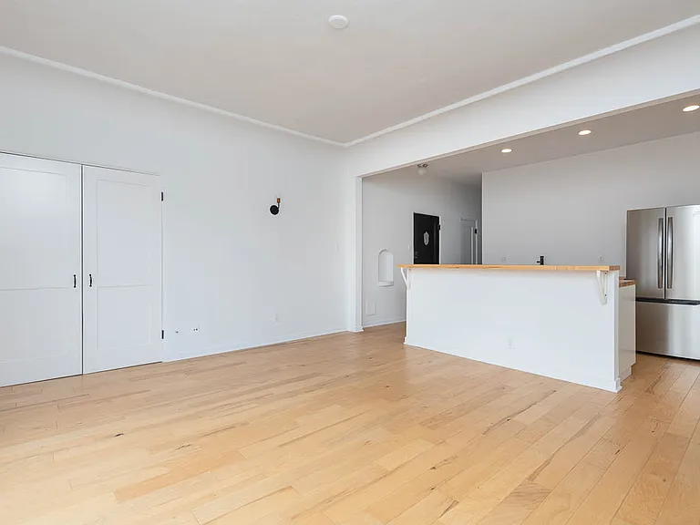 414 N Curson Ave #208 — Photo 5