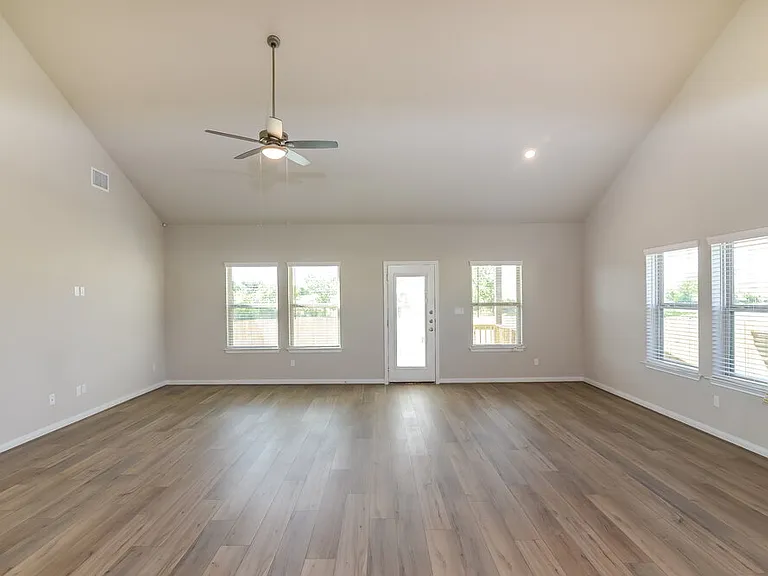 304 Shelton Pass — Photo 4