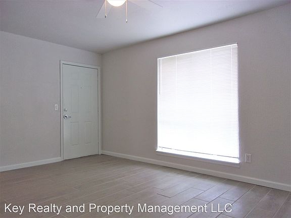 3rd image of 7313 Melrose Ln APT D