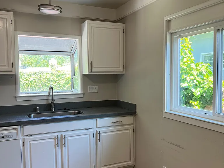 565 Manzanita Ave — Photo 10