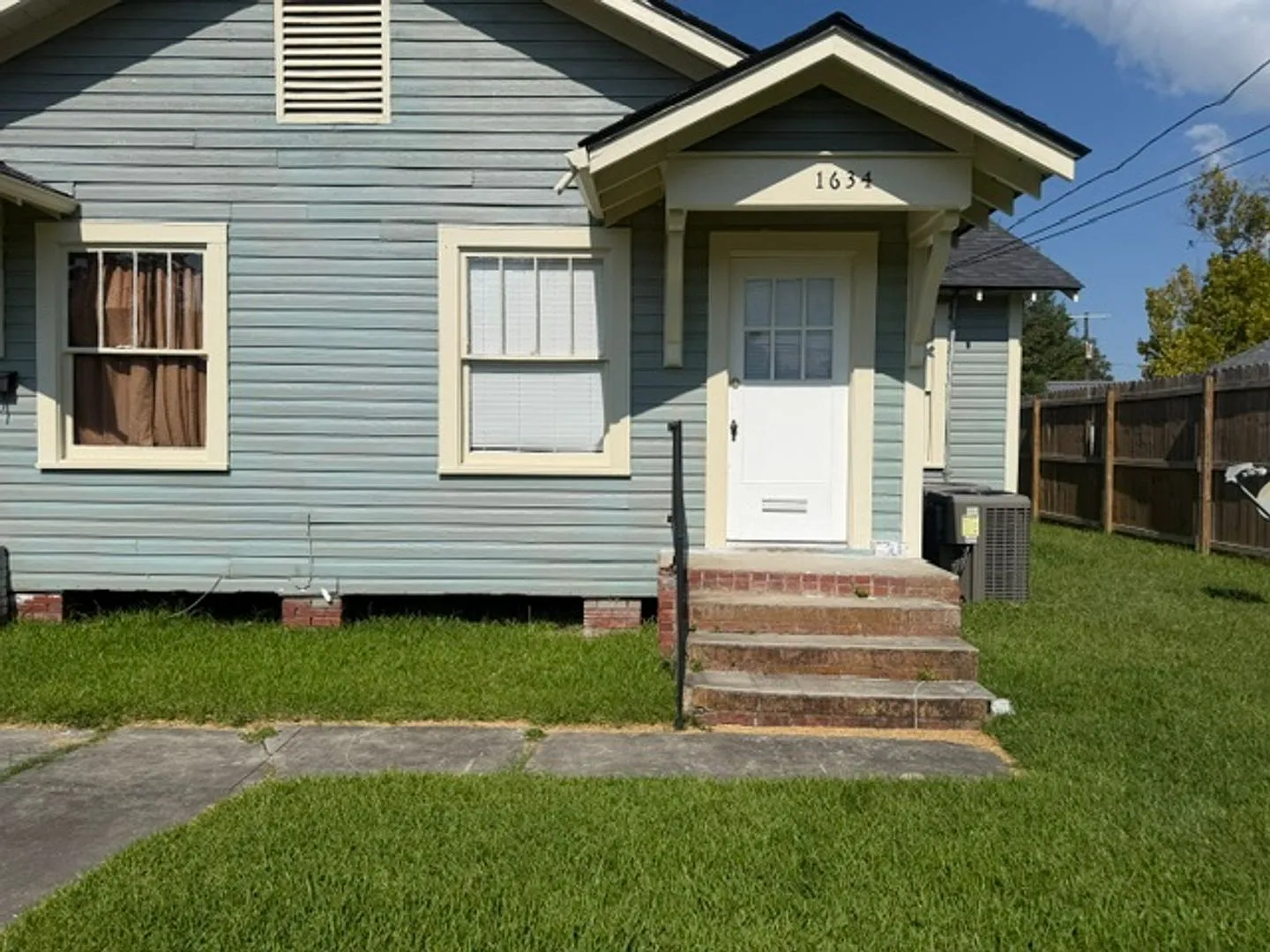 2B/1B Duplex Available in Lake Charles — Photo 1