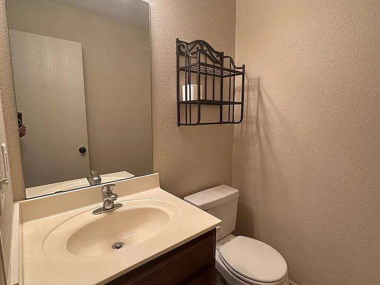 9869 N Lewis Ave — Photo 24