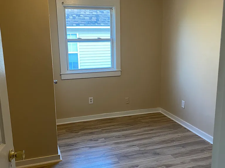 708 Campbell St #1/2 — Photo 4