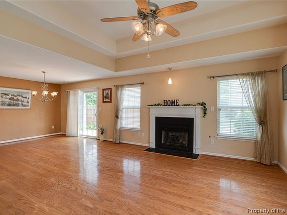 5th image of 215 Crystal Ln