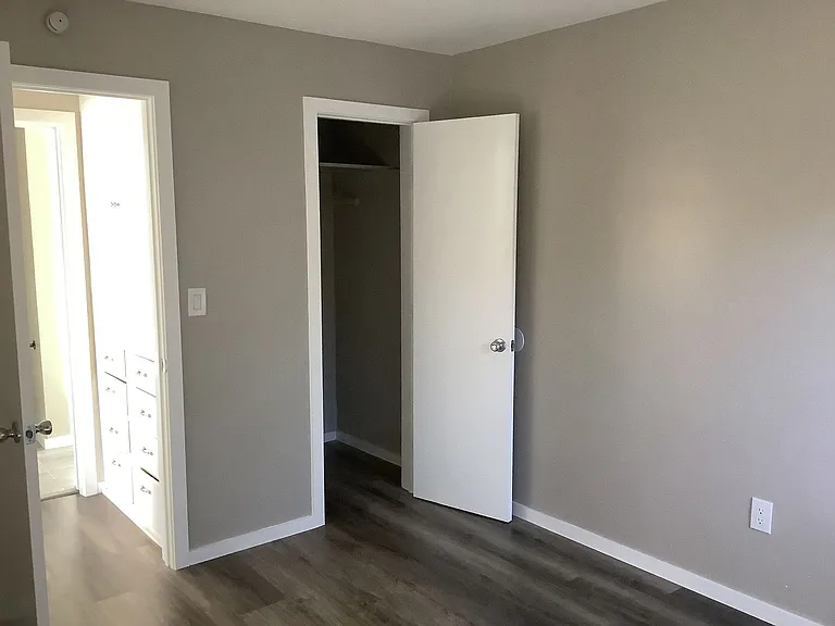 5909 Cecilia St — Photo 11