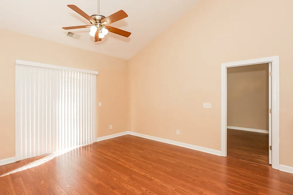 3 bed, 2.5 bath, 1266 sqft, $1,950 — Photo 2