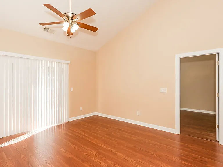 2885 Island Point Dr NW — Photo 2